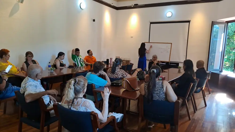 Conferencia La Luz Eres Tú en Casa Museo Ditaires - Itagüí